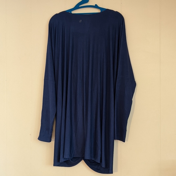 2/$20 NWT Navy Active Wrap Top L XL - Picture 3 of 5